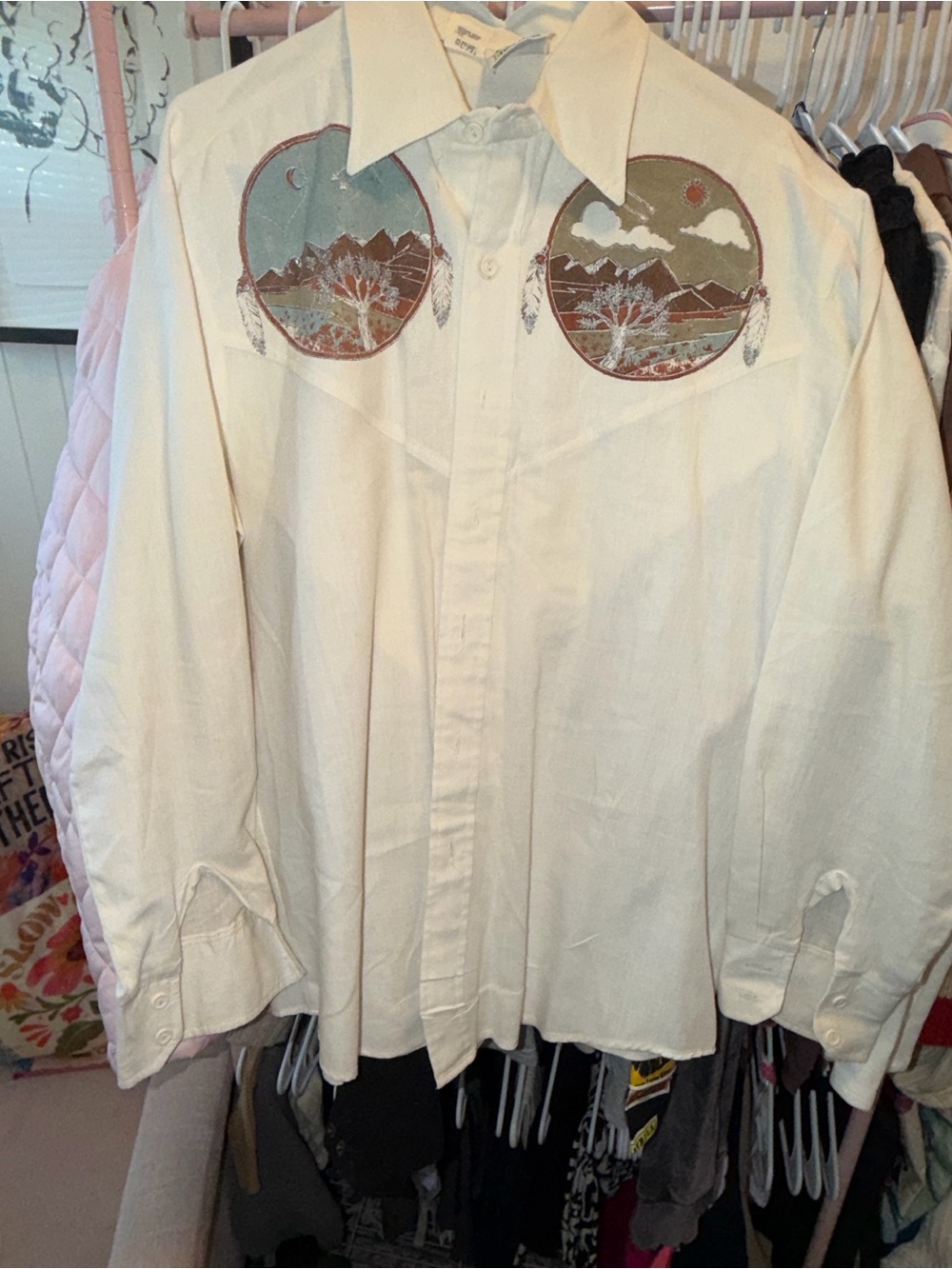 Western-Style Cream Button-Down Shirt with Scenic Embroidery